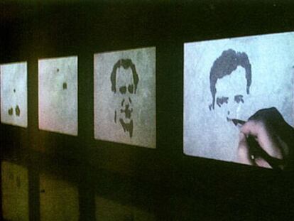 <i>Proyecto para un memorial</i> (2004-2005), de Óscar Muñoz, en la exposición que le dedica el MEIAC.