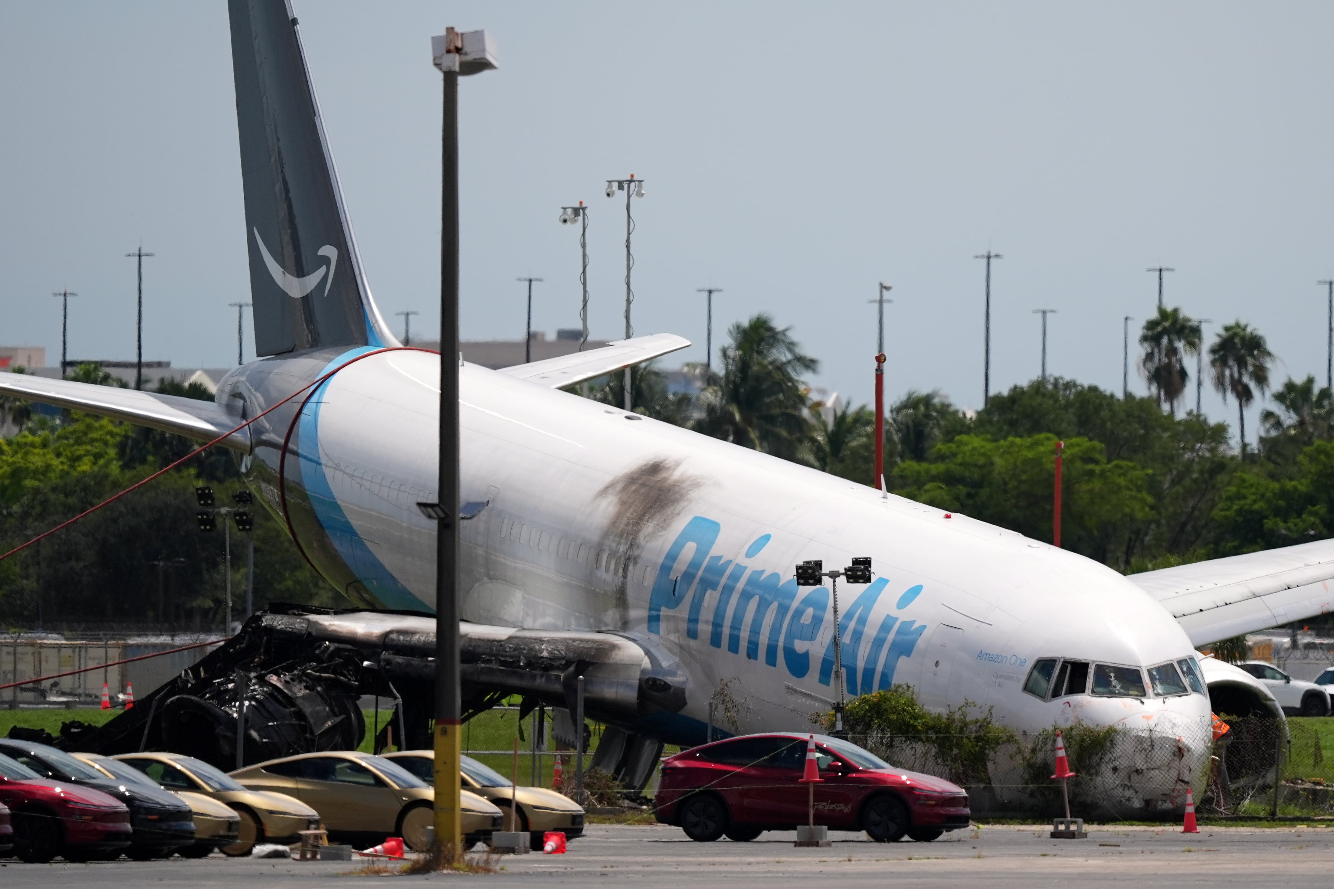 Las cinco víctimas mortales del accidente de avión en Miami iban en una camioneta para empleados de limpieza