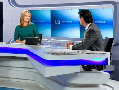 Mar&iacute;a Casado entrevista a Jos&eacute; Manuel Soria en la primera entrega de la temporada de &#039;Los desayunos de TVE&#039;.