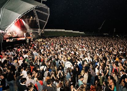 Escenario principal del Festival B en el Parc del Fòrum. 