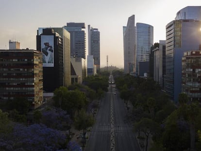 Vista panorámica a la avenida Paseo de la Reforma, en Ciudad de México, este 31 de marzo.