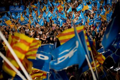 Rajoy consiguió terminar la campaña electoral sin concretar las propuestas de los recortes que va a aplicar.