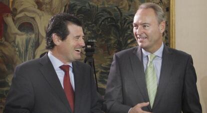 El presidente Alberto Fabra y el vicepresidente José Ciscar, esta mañana en el Forum Europa.