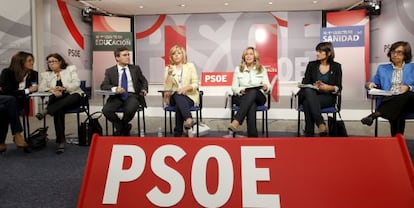 Primera reunión de los socialistas para preparar su alternativa al proyecto de Presupuestos. Fotografía facilitada por el PSOE.