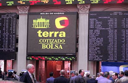 Imagen de la Bolsa de Madrid en el estreno bursátil de Terra el 17 de noviembre de 1999.