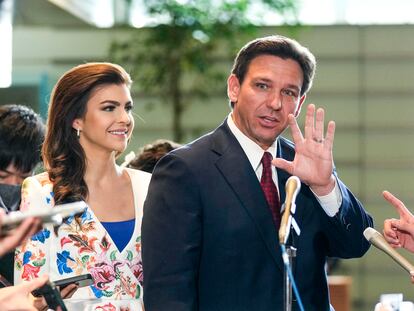 Florida Governor Ron DeSantis, right, bids farewell to journalists after meeting Japanese Prime Minister Fumio Kishida at the latter's official residence in Tokyo, April 24, 2023. (