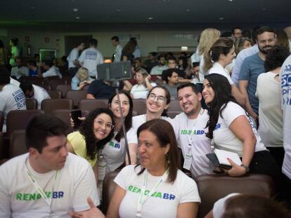 Aspirantes às eleições municipais participam de encontro em São Paulo.