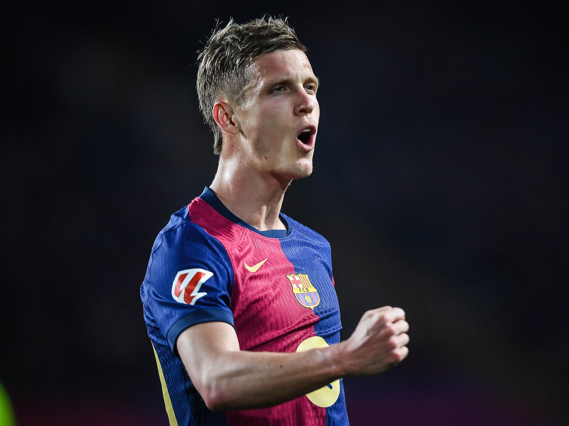 El CSD da la razón al Barcelona y mantiene las licencias de Dani Olmo y Pau Víctor | Fútbol | Deportes | EL PAÍS