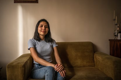 Juanita Getiva posa para un retrato en Bogotá, Colombia el 6 de julio del 2023. 