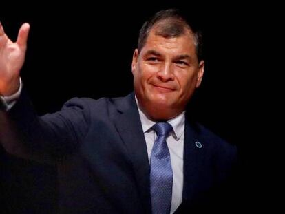 El expresidente ecuatoriano Rafael Correa en una conferencia en Bogotá.