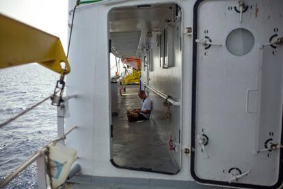El vaixell de rescat 'Aquarius', de SOS Mediterranée, dilluns a 20 milles de la costa líbia.