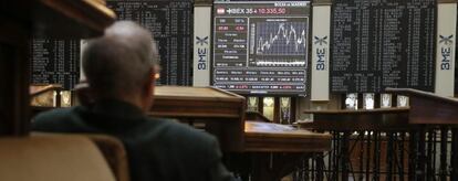 Vista del panel de la Bolsa de Madrid que refleja la evolución hoy del principal indicador de la bolsa española.