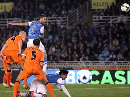 Agirretxe marca el gol de la victoria. 