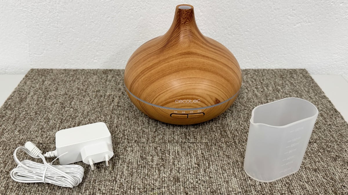 Difusor de aromas modelo Pure Aroma 300 Yin de Cecotec.