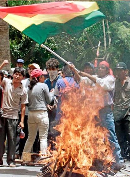 Manifestación en Cochabamba de seguidores de Evo Morales, en 2002, entonces en la oposición.