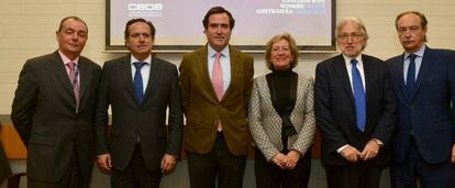 Antonio Garamendi con los cuatro nuevos vicepresidentes de la CEOE.