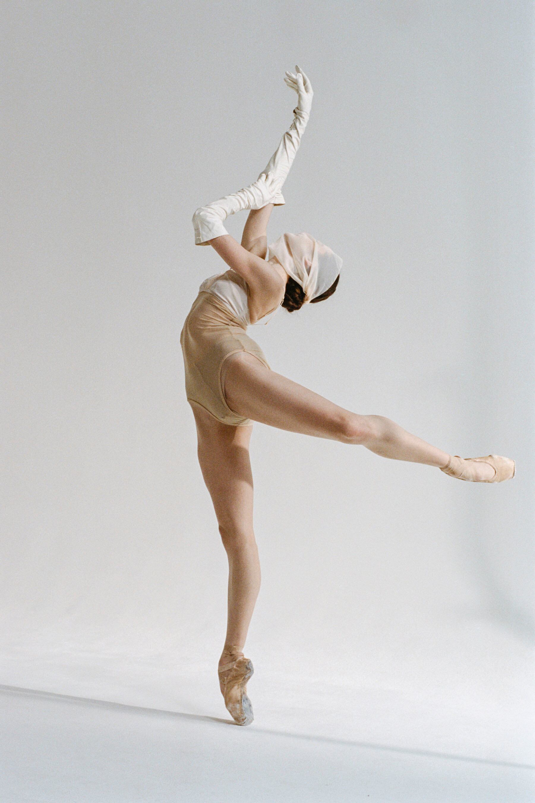 Sin tutús, escenarios ni saltos ‘sissonne’: el fotógrafo Teddy Iborra reversiona la mirada sobre el ballet