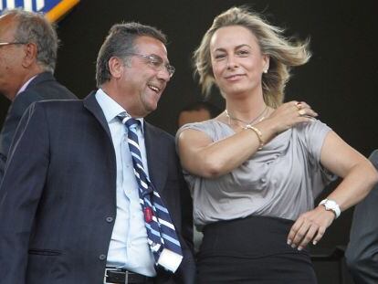 El promotor Enrique Ortiz y la alcaldea de Alicante Sonia Castedo en el palco del Rico P&eacute;rez.  