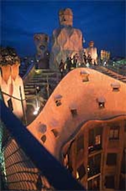 La terraza de La Pedrera o Casa Mil de Barcelona. El edificio de Gaud recibi en 2001 un total de 1.212.190 visitantes.