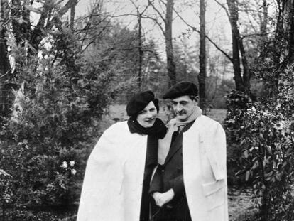 Maurice Utrillo (1883-1955) y su esposa, Lucie.