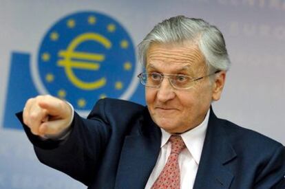Jean Claude-Trichet durante la conferencia de prensa, ayer en Francfort.