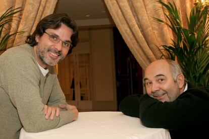 Cristophe Barratier, a la izquierda, y Gérard Jugnot, en Madrid.