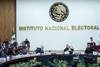 Sesión extraordinaria del Consejo General del Instituto Nacional Electoral, el 4 de marzo.