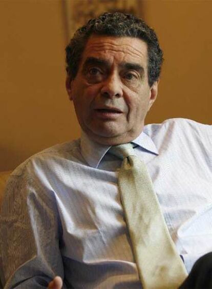 Augusto Delkader, en su despacho durante la entrevista.