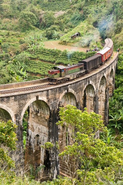 El Puente de los Nueve Arcos en Sri Lanka.