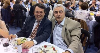A la izquierda, Xavier Solà y a la derecha, Josep Maria Matas, excoordinador de la Diputación de Barcelona.