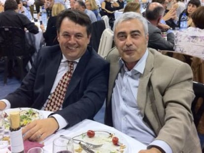 A la izquierda, Xavier Sol&agrave; y a la derecha, Josep Maria Matas, excoordinador de la Diputaci&oacute;n de Barcelona.