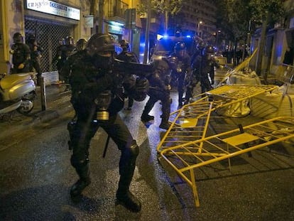 Dispositivo policial de Los Mossos durante el conflicto de Can Vies.