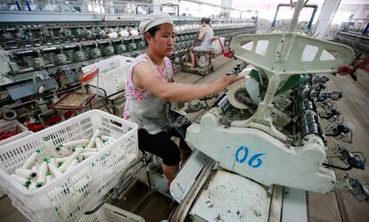 Empleadas de una fábrica de algodón en Huaibei, en el este de China.