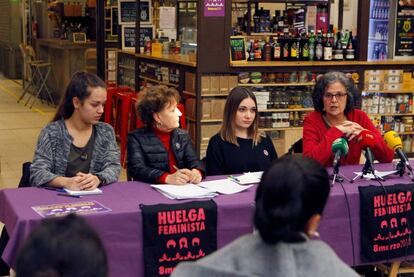 De izquierda a derecha, Justa Montero, Julia Santos, Henar Sastre y Sara Naila, durante la rueda de prensa sobre la huelga feminista.