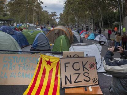 L'acampada de la plaça de la Universitat, aquest dissabte.