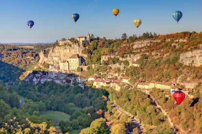 Festival de globos aerostáticos en Rocamadour, una de las villas más visitadas de Francia. 