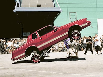 Encuentro de ‘Lowriders’ (grupos que modificaban coches clásicos, como una forma de vivir y manifestarse ante la sociedad) en Los Ángeles.