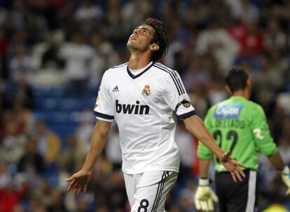 Kaká celebra uno de sus goles al Millonarios en el Trofeo Santiago Bernabéu.