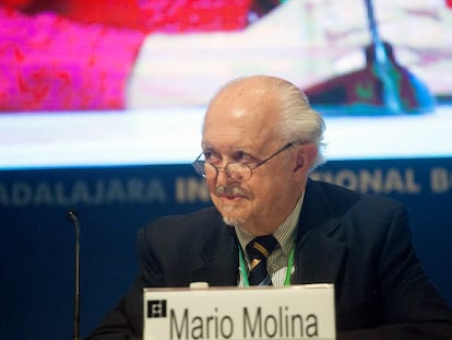 Mario Molina, en la Feria Internacional del Libro de Guadalajara, en 2015.