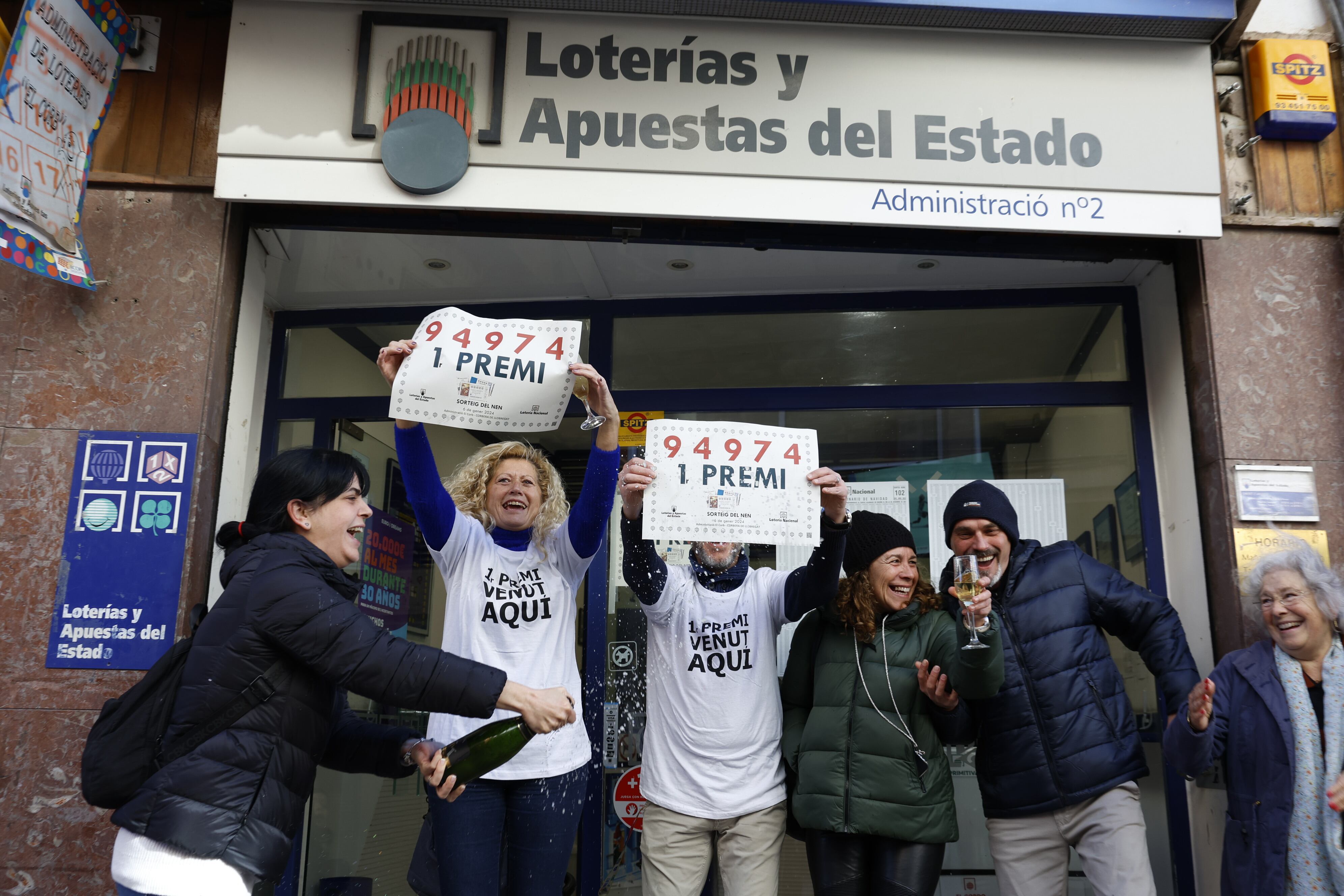  Administración de lotería de Corbera de Llobregat (Barcelona) que ha sido agraciada con el primer premio del sorteo de El Niño. 