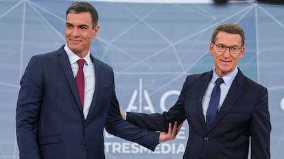 Sánchez y Feijóo, en el plató de Atresmedia.