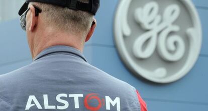 Un trabajador de Alstom en una de las plantas de GE.