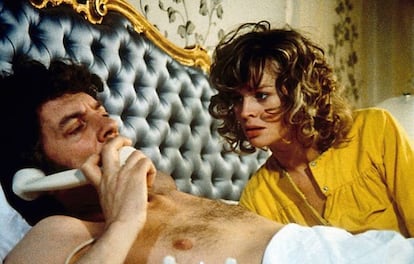 Donald Sutherland y Julie Christie muestran la intimidad de un matrimonio en la película 'Amenaza en la sombra'.