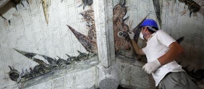 Pinturas murales de dragones del siglo XV en la iglesia de la Asunci&oacute;n de Robledo de Chavela.