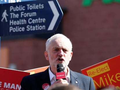 el l&iacute;der del partido laborista brit&aacute;nico Jeremy Corbyn da un discurso este martes en Whythenshawe durante la campa&ntilde;a electoral.