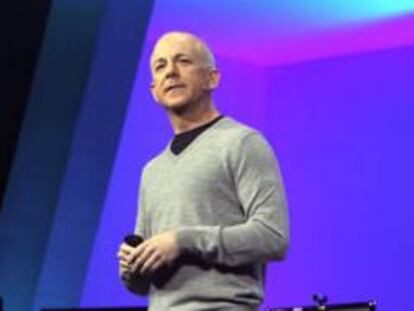 El jefe de unidad de Microsoft Steven Sinofsky en una presentación en Anaheim, California