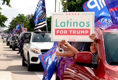 Simpatizantes del presidente Donald Trump en Miami Florida.