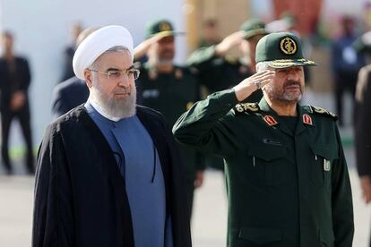 Rohani, junto al general Jafari, jefe de la Guardia Revolucionaria.