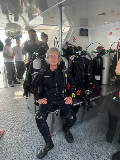 Sania Jelic, preparada para bucear en las islas Galápagos (Ecuador), en el barco 'Galaxy Diver'.