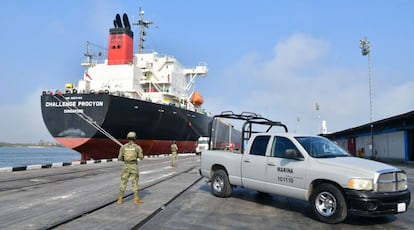 Aseguramiento de un buque con 10 millones de litros de hidrocarburo, en Tamaulipas, el 31 de marzo de 2025.